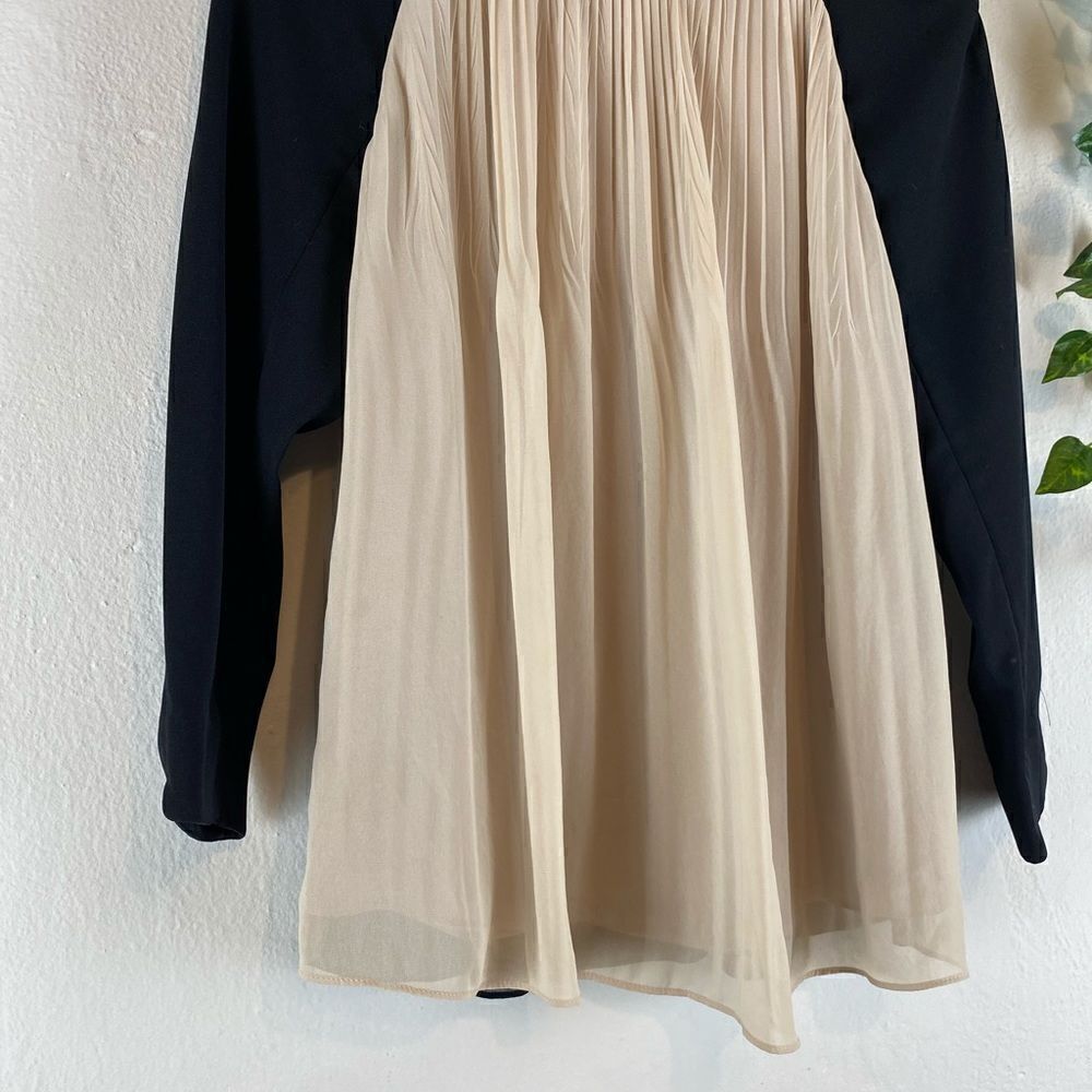 O'2ND | Pleated Blouse N425 - Picture 4 of 6